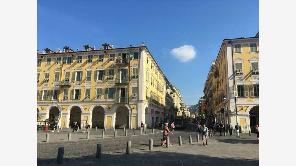 A vendre murs occupés de 39m² à Nice centre