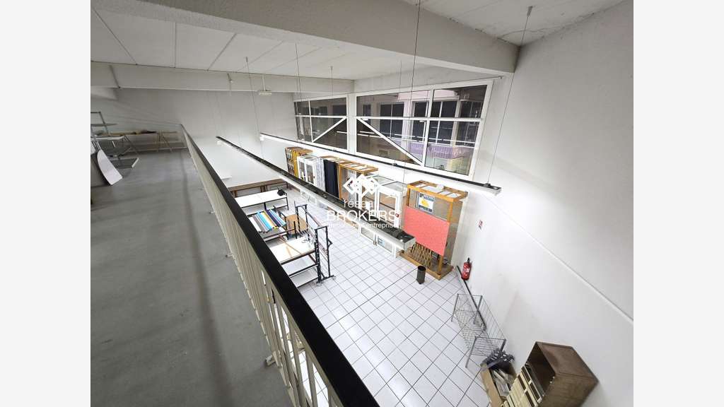 Boutique 420m² Galerie Grenette centre Oyonnax