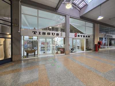 Boutique 420m² Galerie Grenette centre Oyonnax