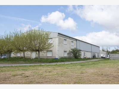 Bâtiment avec logement à Saint Just de Claix