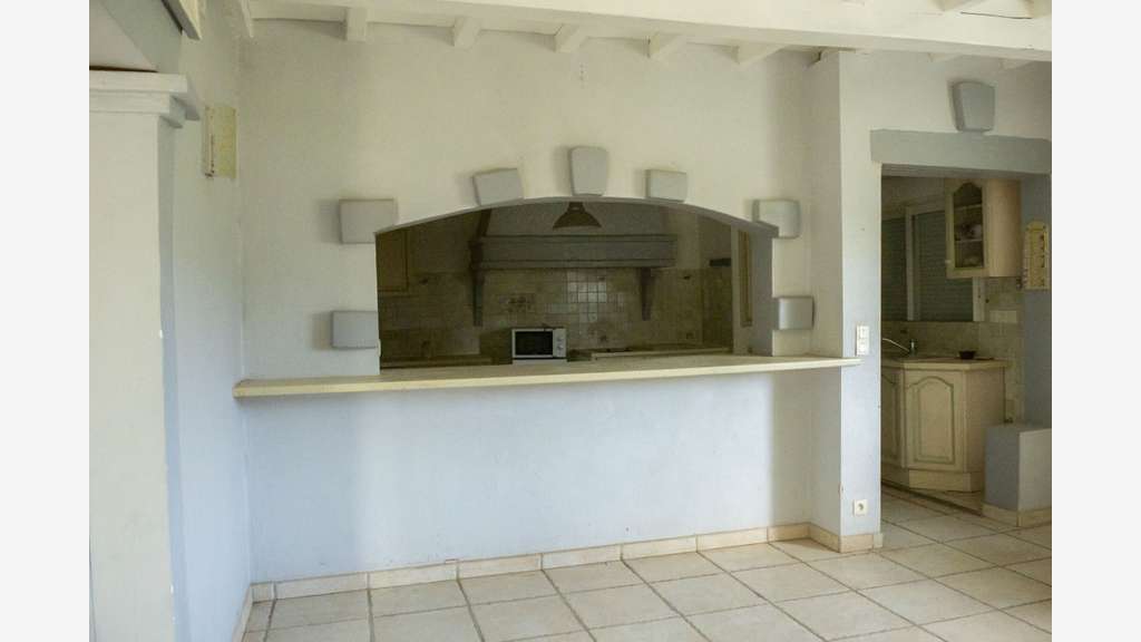 Bâtiment avec logement à Saint Just de Claix
