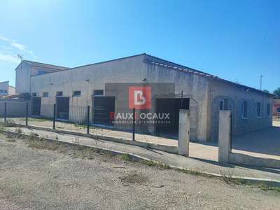 Vente local commercial 143m² Saint-Martin-de-Crau