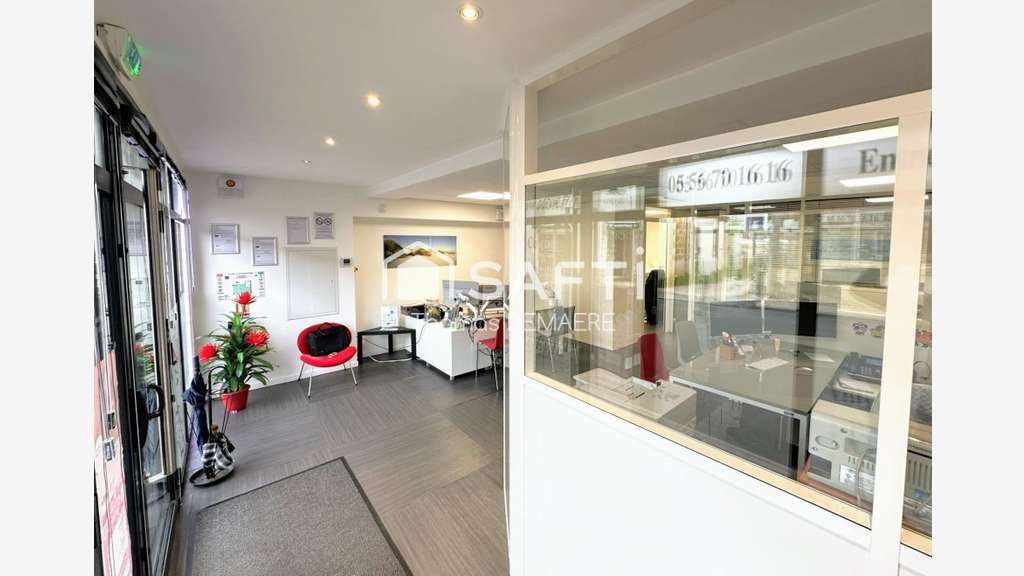 Vente local commercial 70m² plein centre St-Médard