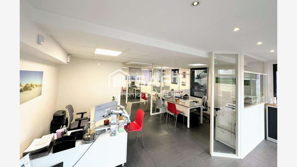 Vente local commercial 70m² plein centre St-Médard