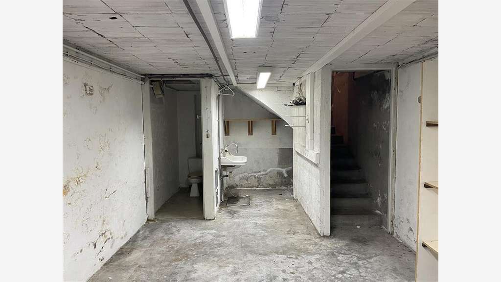 Vente murs commerciaux vides 77m² à Saint-Nazaire