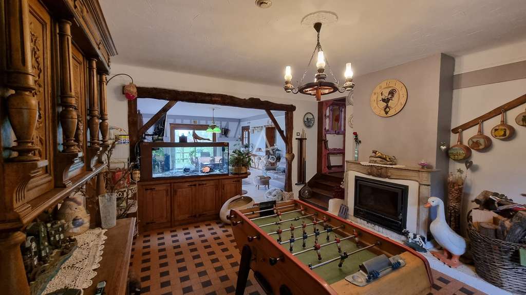 AV ancien hôtel restaurant à Thiberville