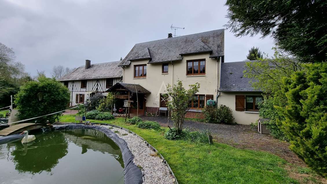 AV ancien hôtel restaurant à Thiberville