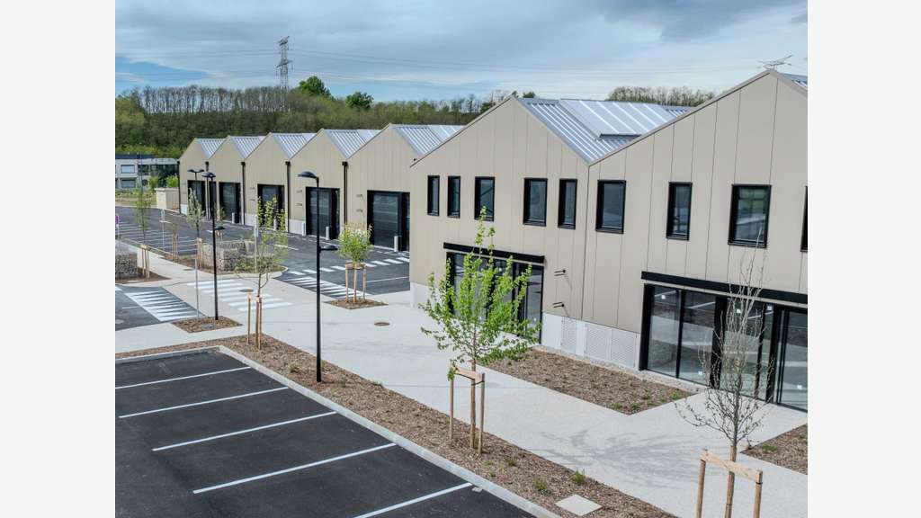 A vendre cellules route d’Heyrieux à Toussieu