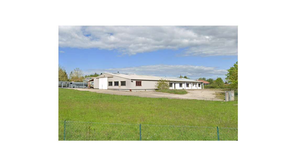 A vendre local d’activités de 1500m² à Chaveyriat