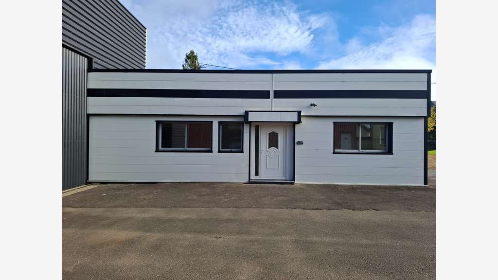 Locaux 840m² à vendre à Flers