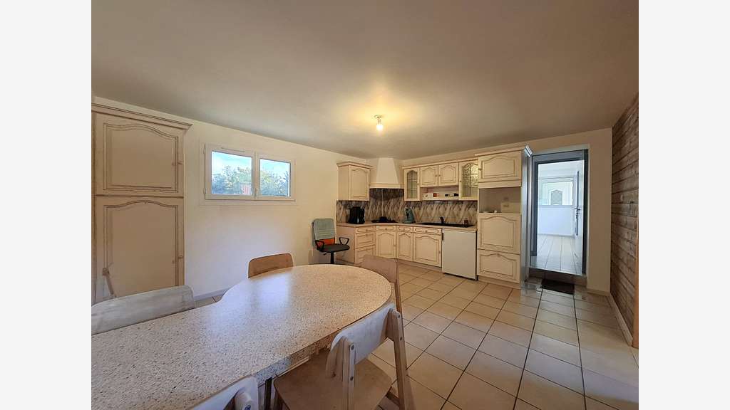 Locaux 840m² à vendre à Flers