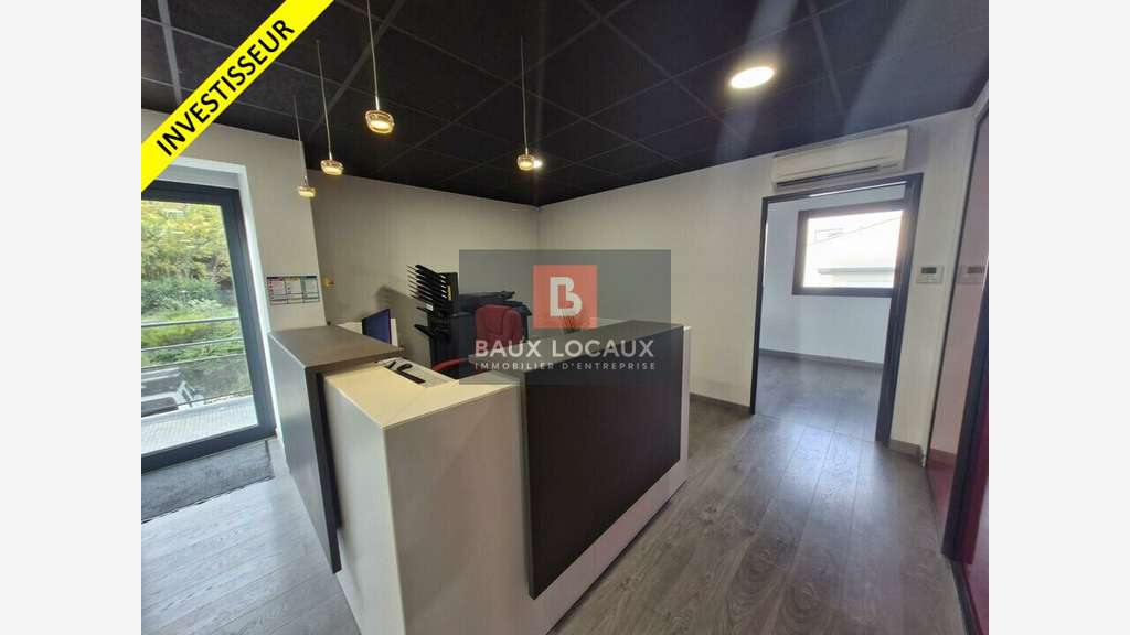 Vente locaux 605m² à Velaux zone de la Verdière