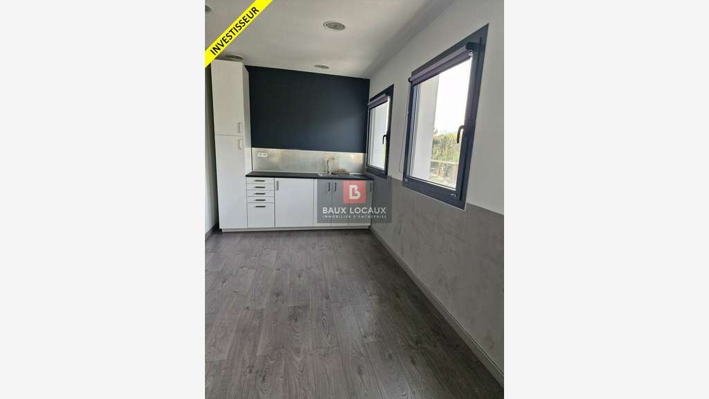 Vente locaux 605m² à Velaux zone de la Verdière