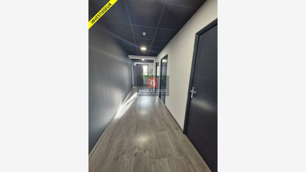 Vente locaux 605m² à Velaux zone de la Verdière