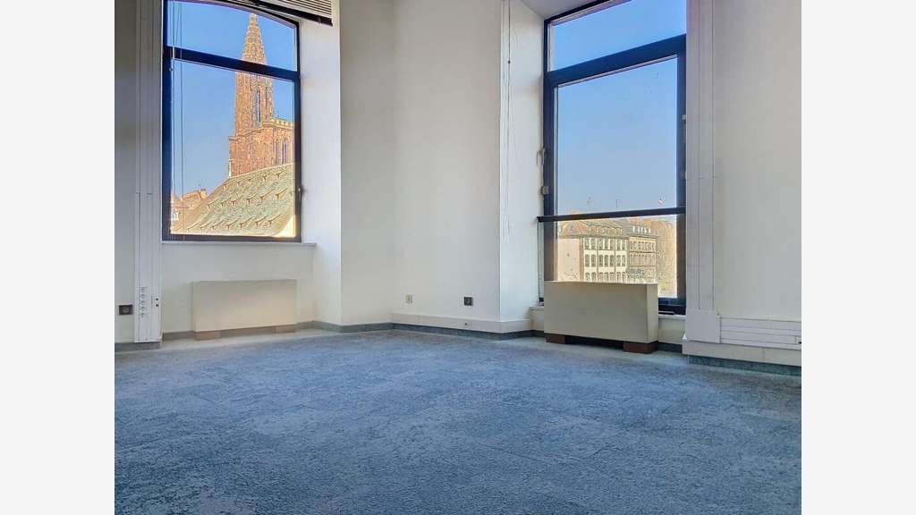 AV locaux 266m² R+2 à Strasbourg Petite France