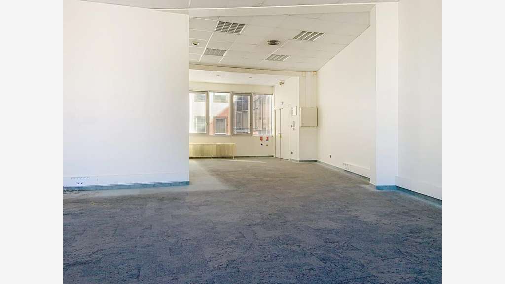 AV locaux 266m² R+2 à Strasbourg Petite France