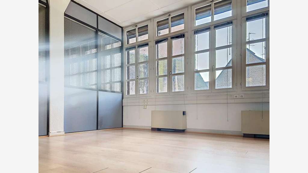 AV locaux 133m² R+3 à Strasbourg Petite France
