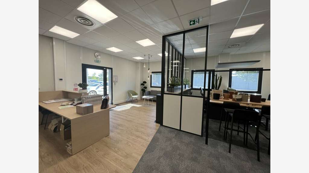 Bureaux de 775m² à vendre à Loriol sur Drôme