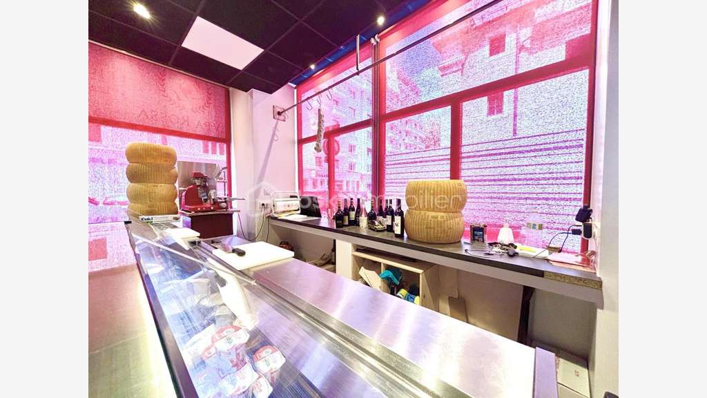 Cède pas-de-porte épicerie 35m² à Chambéry centre