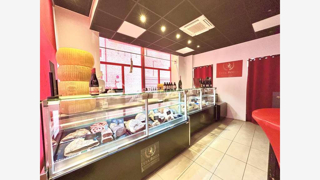 Cède pas-de-porte épicerie 35m² à Chambéry centre