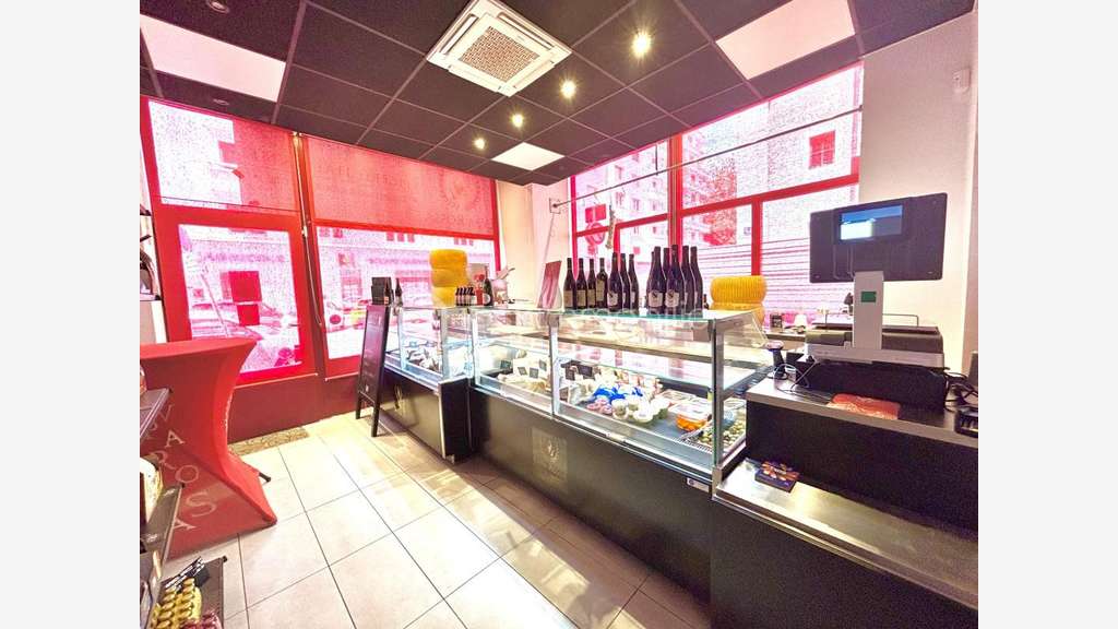 Cède pas-de-porte épicerie 35m² à Chambéry centre
