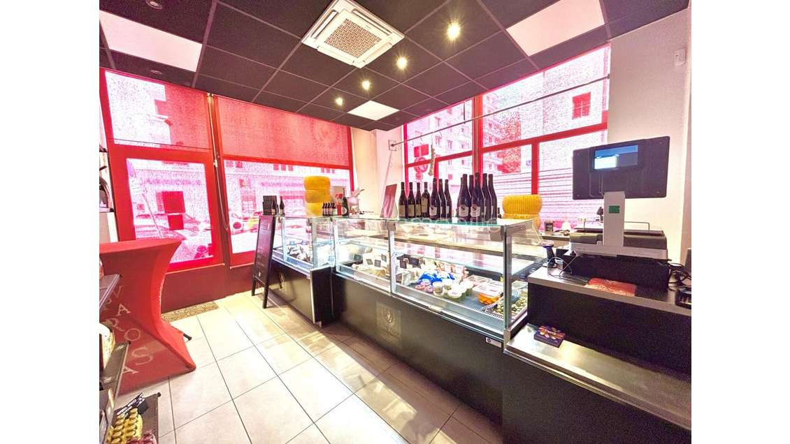 Cède pas-de-porte épicerie 35m² à Chambéry centre