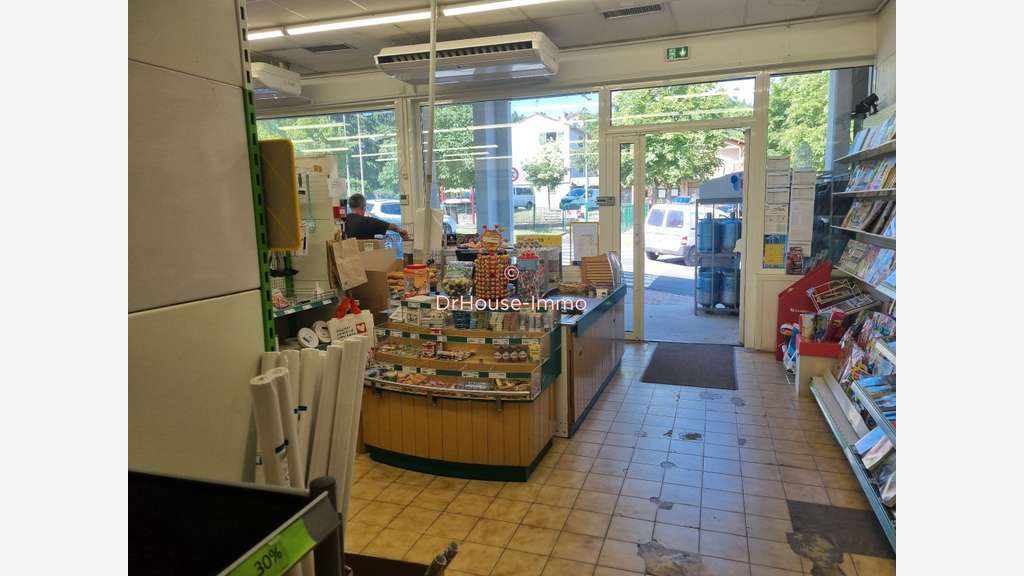 A louer local commercial 250m² St-Germain-Laprade