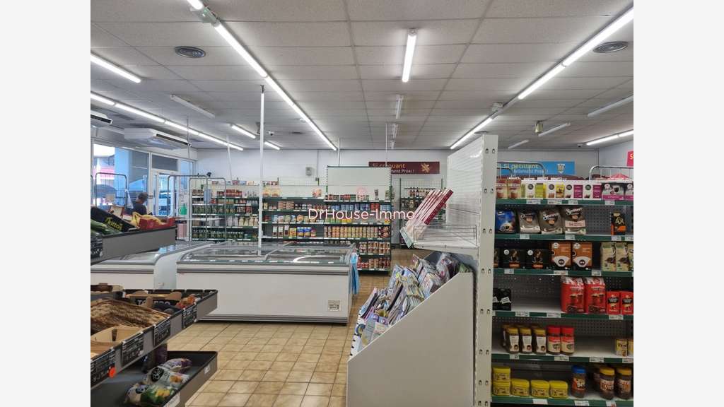 A louer local commercial 250m² St-Germain-Laprade