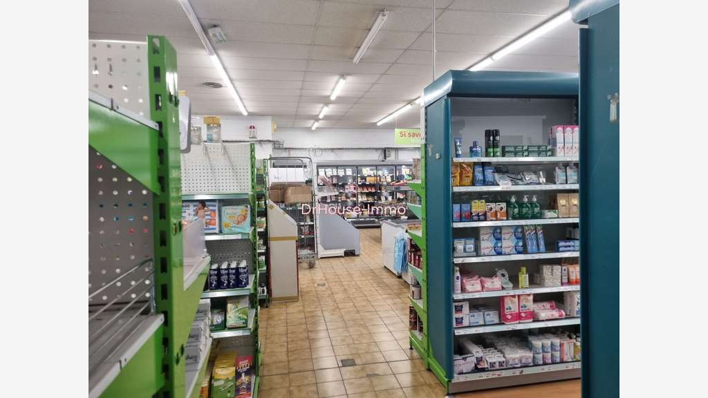 A louer local commercial 250m² St-Germain-Laprade
