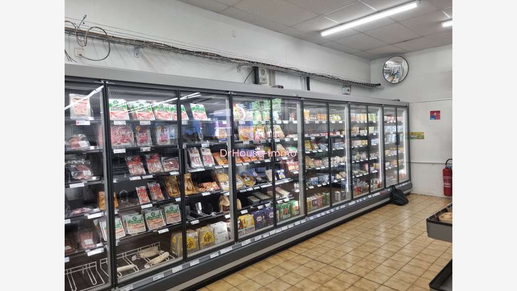 A louer local commercial 250m² St-Germain-Laprade