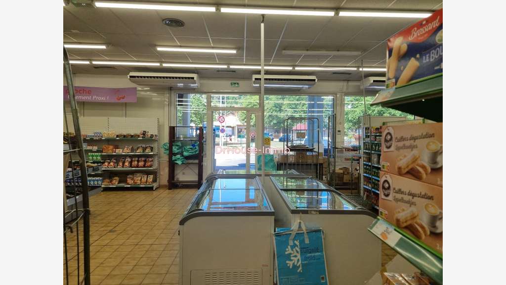 A louer local commercial 250m² St-Germain-Laprade