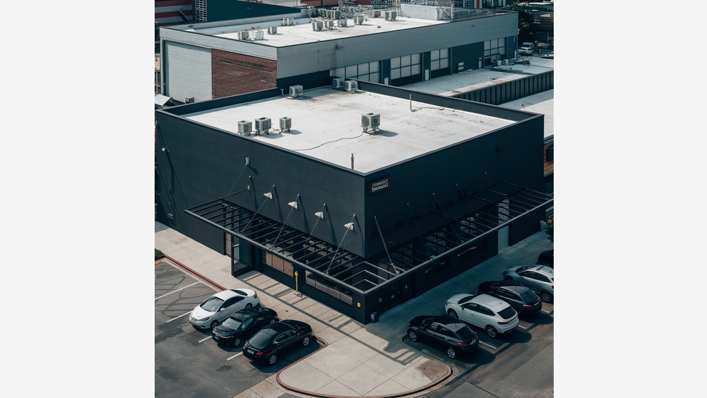 AV local commercial ou artisanal de 1000m² Manche