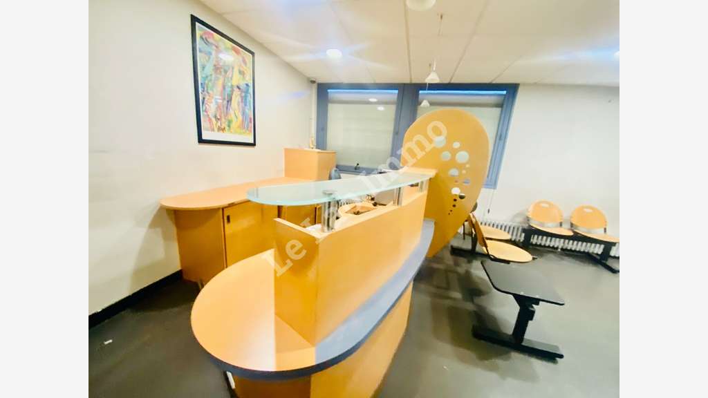 Vend murs médicaux para médicaux 170m² au Havre