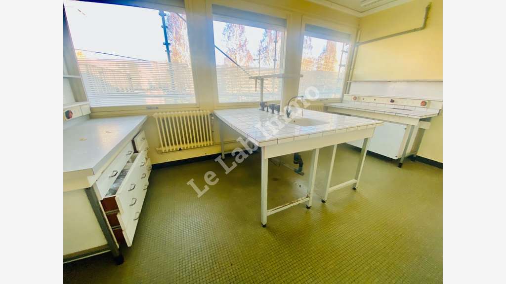 Vend murs médicaux para médicaux 170m² au Havre
