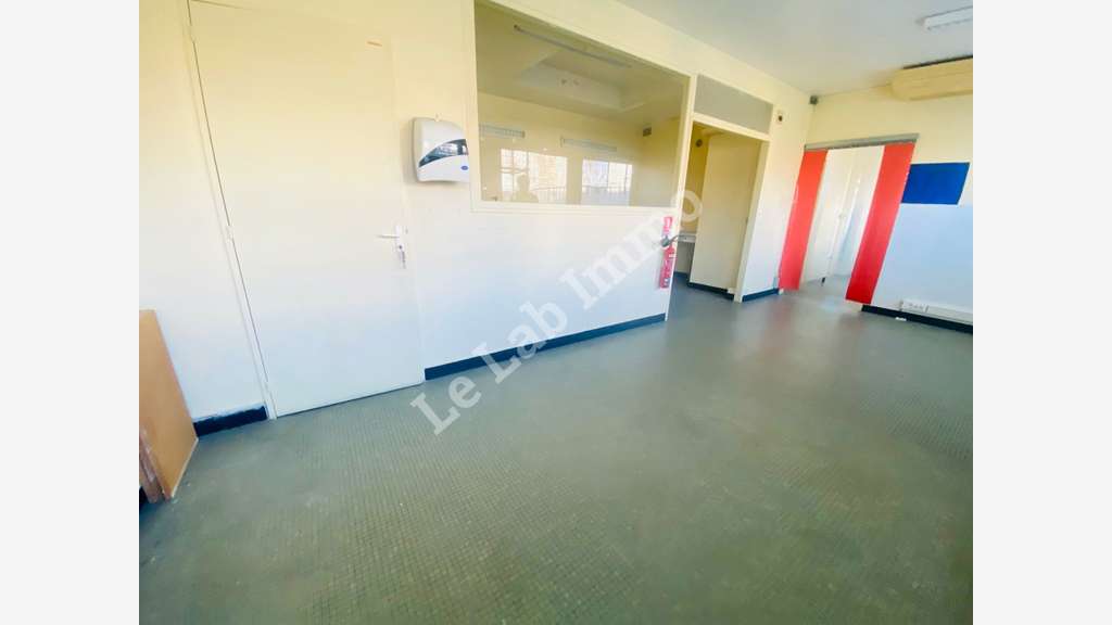Vend murs médicaux para médicaux 170m² au Havre