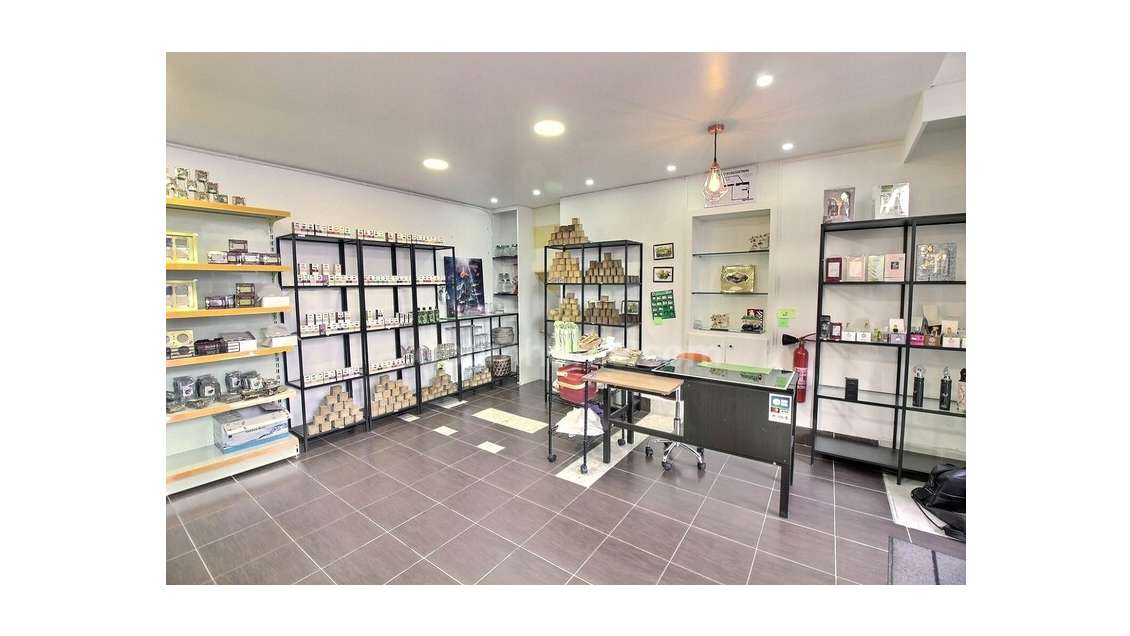 Murs boutique de 33m² à vendre à Poissy centre