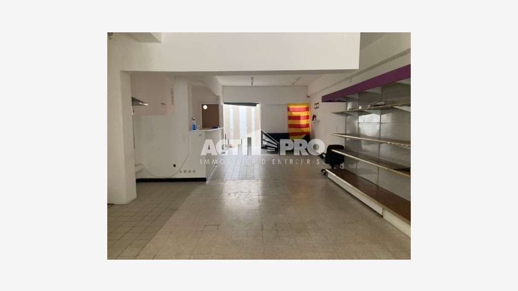 À vendre local commercial 72m² déjà loué à Céret