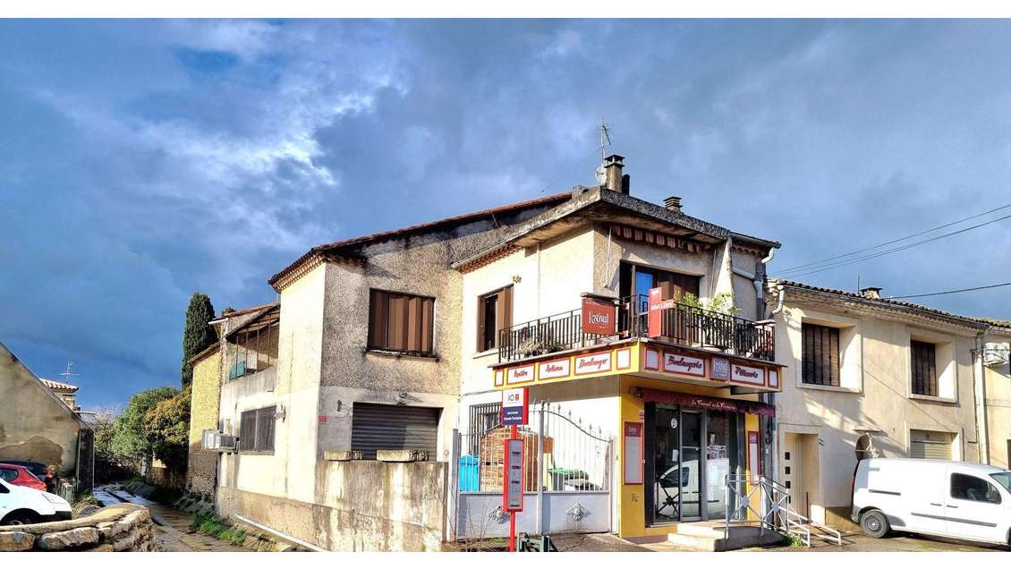 Vente murs commerciaux 180m² à Beauvoisin