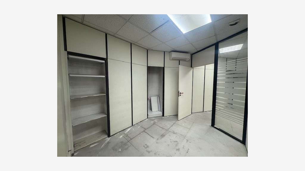 A murs 110m² sur axe très passant de Chambéry