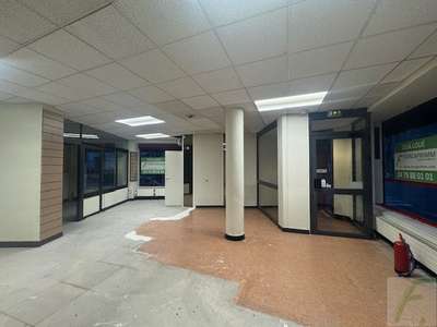 A murs 110m² sur axe très passant de Chambéry