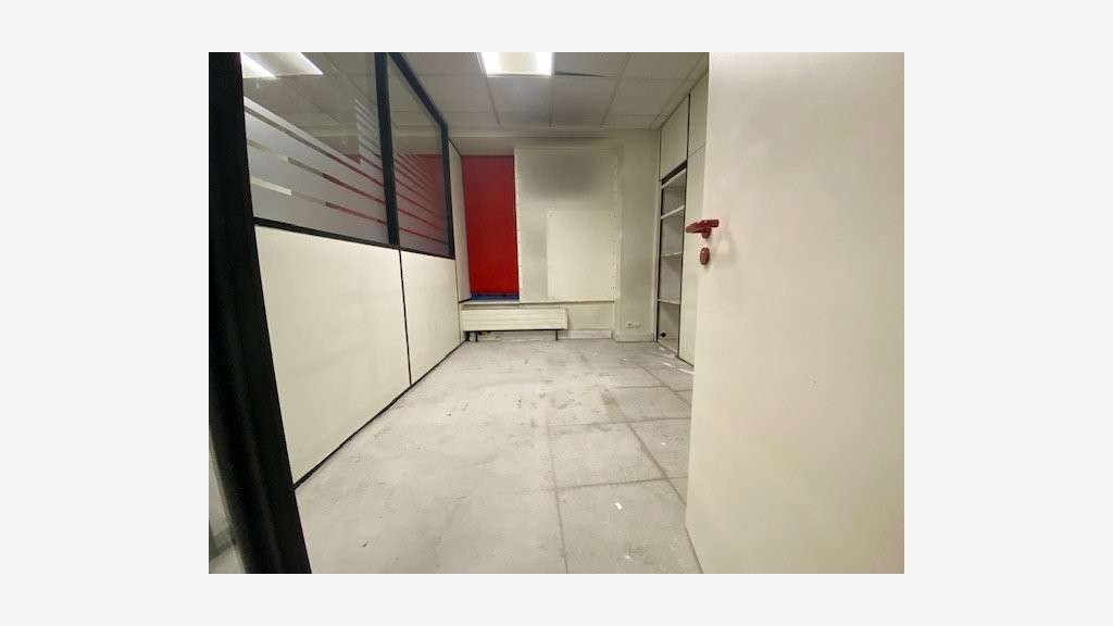 A murs 110m² sur axe très passant de Chambéry