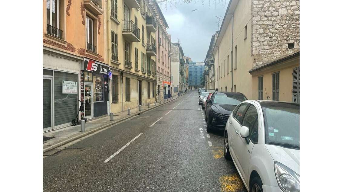 Vend murs commerciaux libres de 132m² Nice Marceau