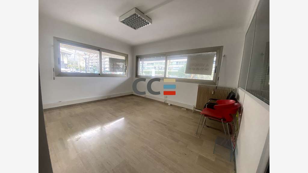 Vente bureaux 77m²R+1 à Cannes Carnot