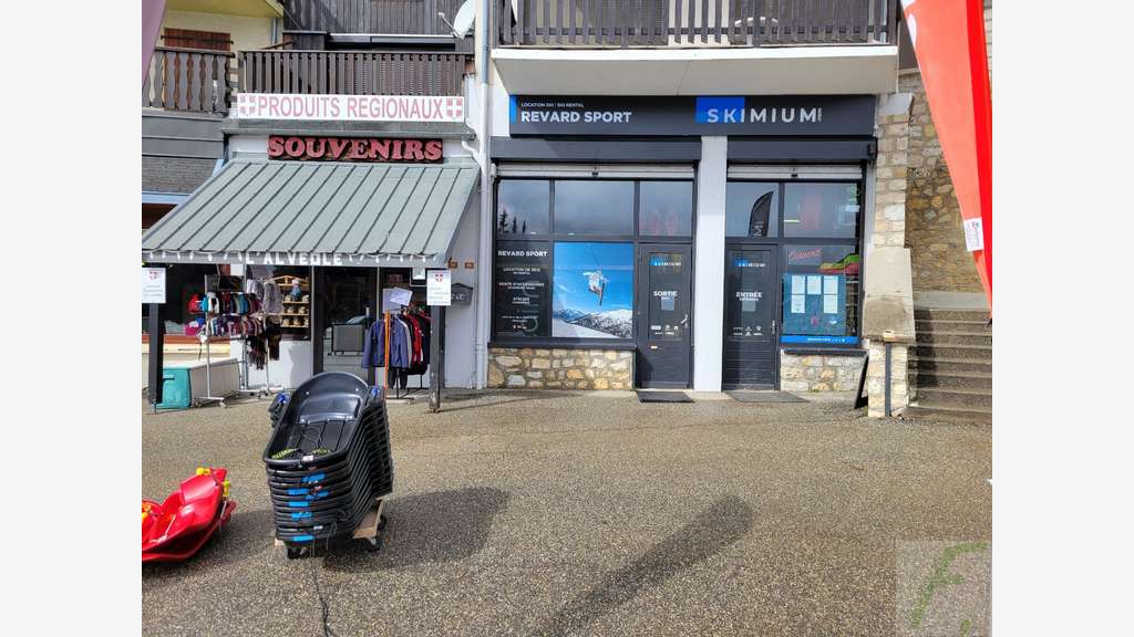 Vente murs libres 140m² Station le Revard