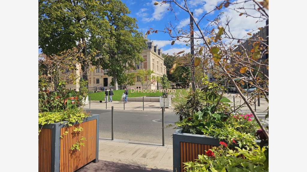 Vente murs commerciaux loués à Montrouge