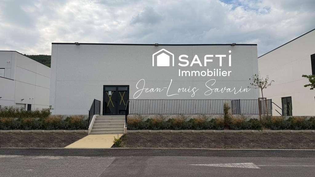 AV murs commerciaux neufs 485m² + parking à Cuers 
