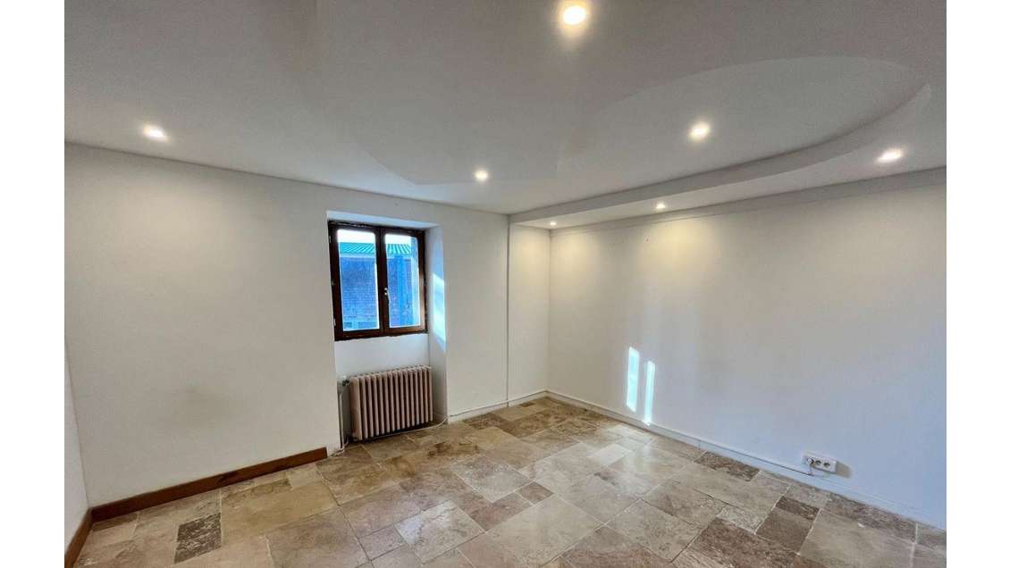 Vente murs commerciaux 300m² à Nonglard