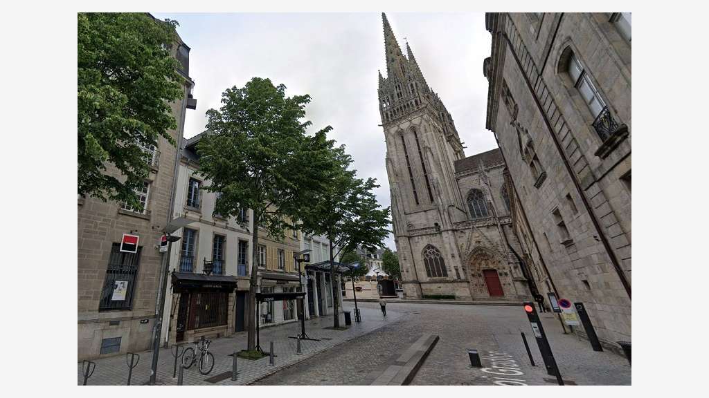 AV murs commerciaux empl N°1 à Quimper Cathédrale