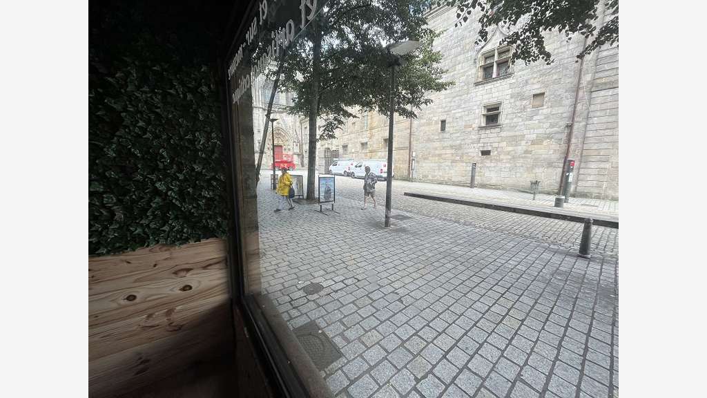 AV murs commerciaux empl N°1 à Quimper Cathédrale