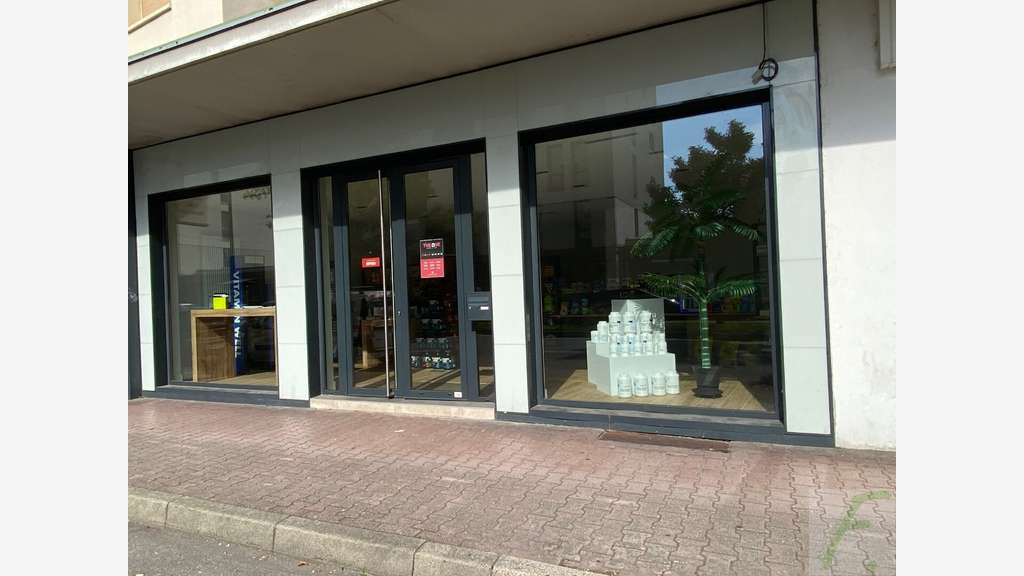 Vente local commercial 70m² à Aix-les-bains